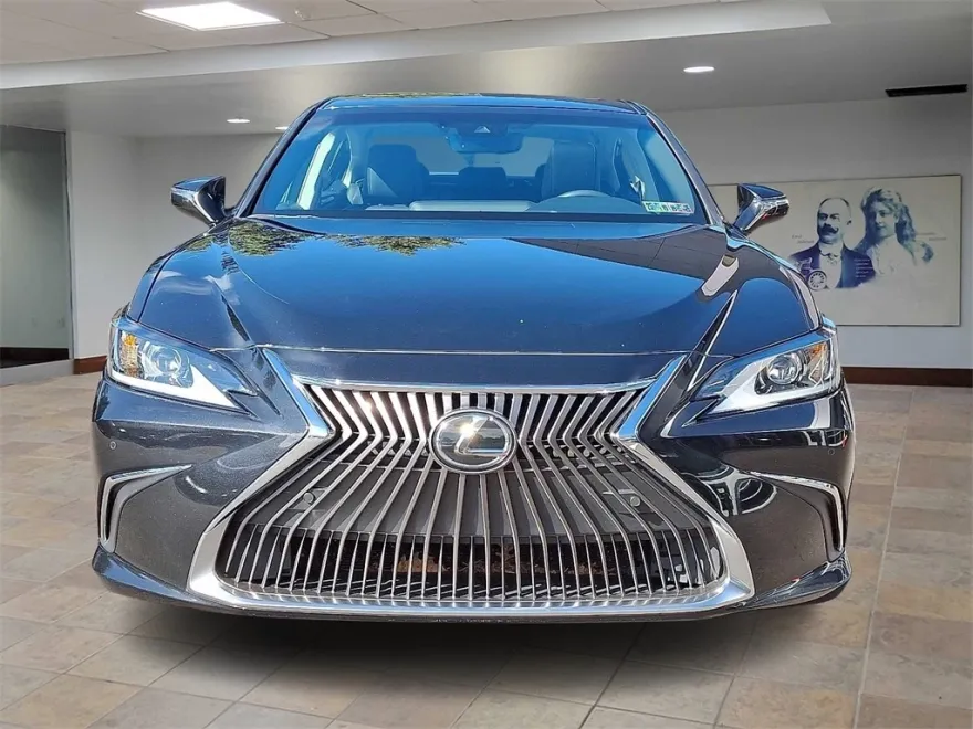 2021 Lexus ES 350 photo 1
