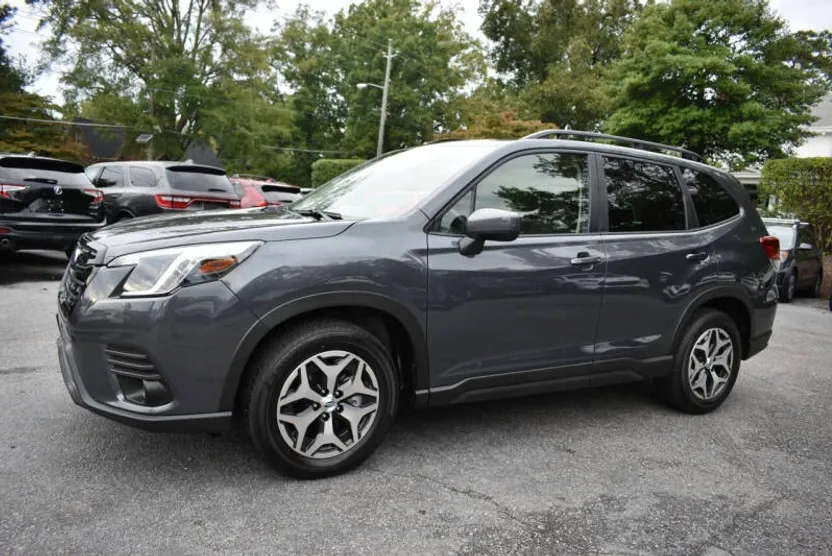 2023 Subaru Forester Premium photo 1