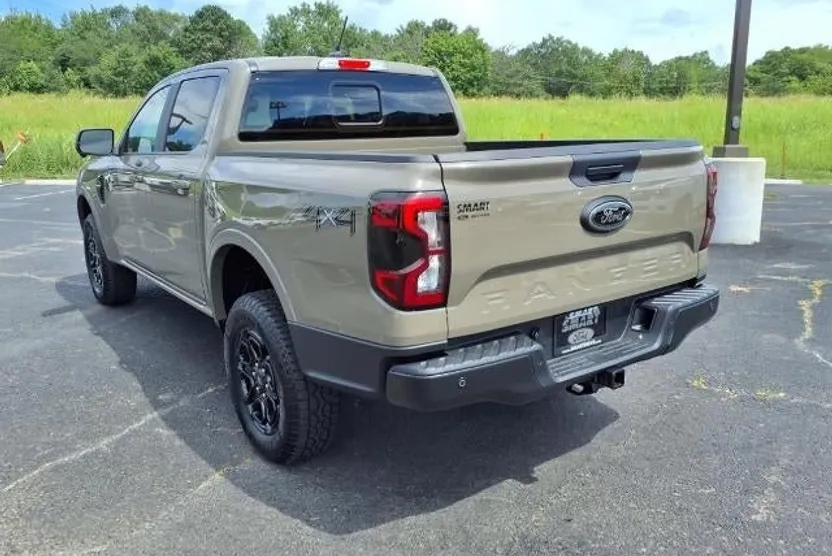 2025 Ford Ranger Lariat photo 1