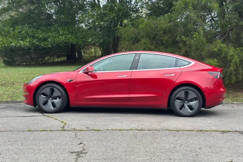 2018 Tesla Model 3 Long Range photo 1