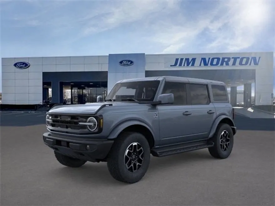 2025 Ford Bronco Outer Banks photo 1