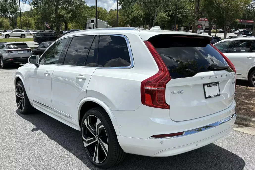 2024 Volvo XC90 AWD Ultimate photo 1