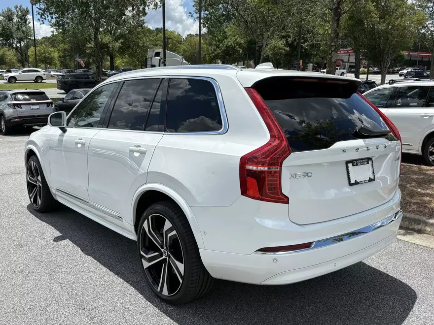 2024 Volvo XC90 AWD Ultimate photo 1