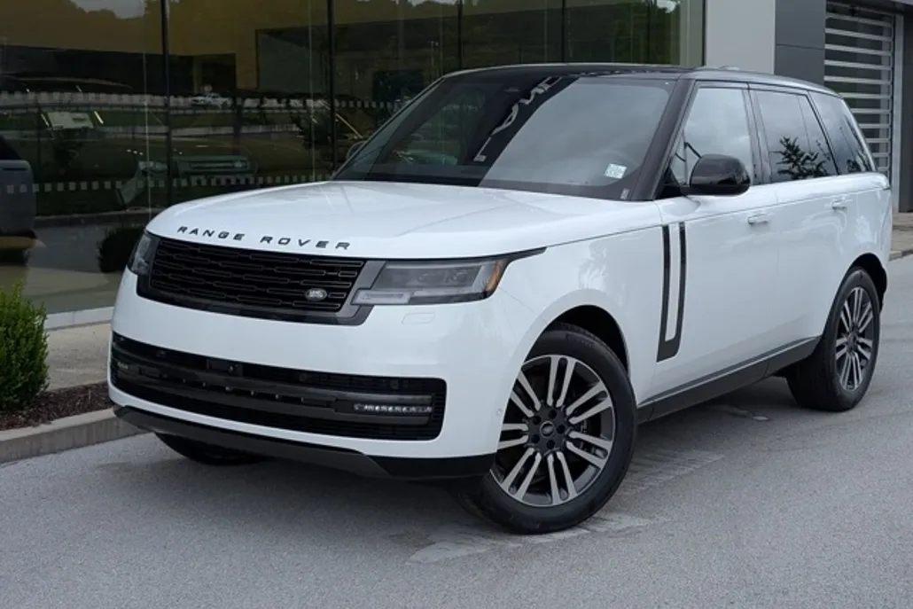 2025 Land Rover Range Rover SE photo 1