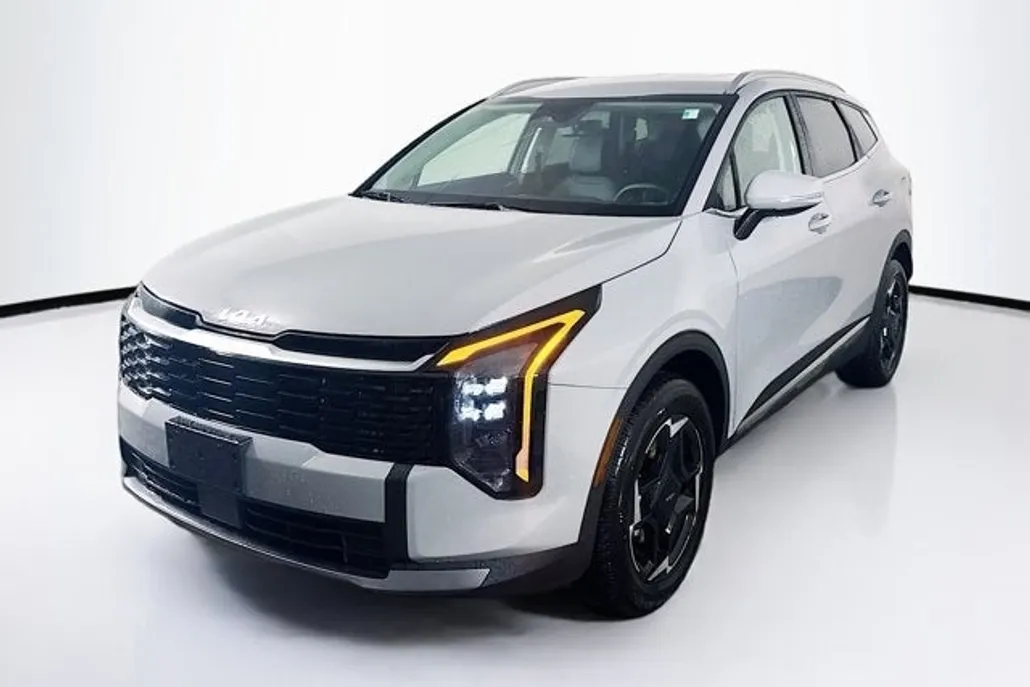 2026 Kia Sportage EX photo 1