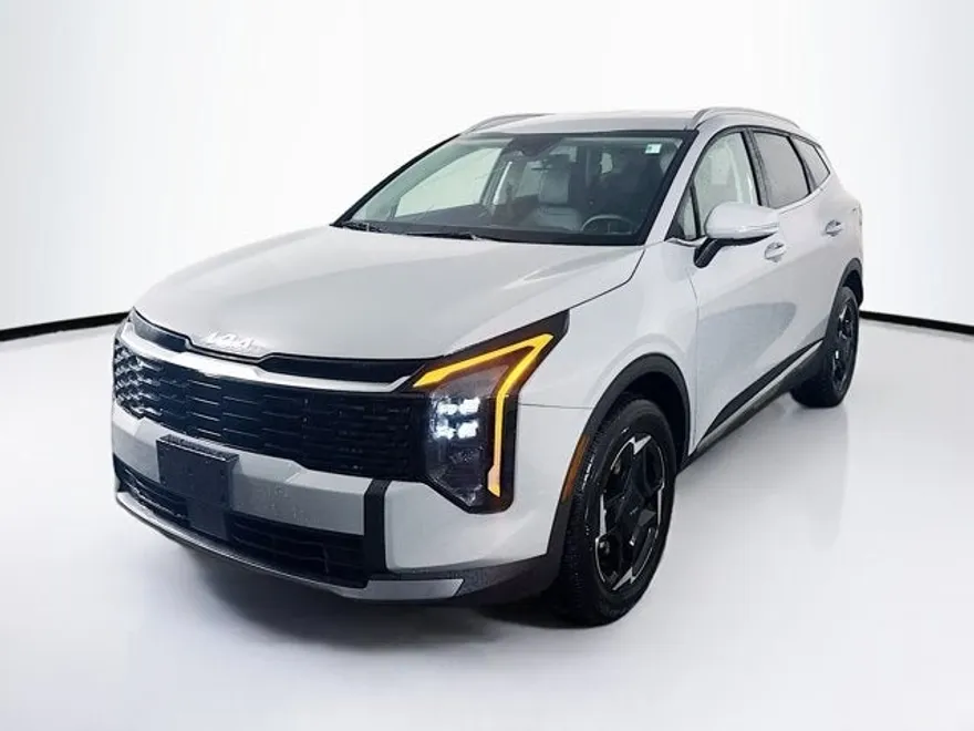 2026 Kia Sportage EX photo 1