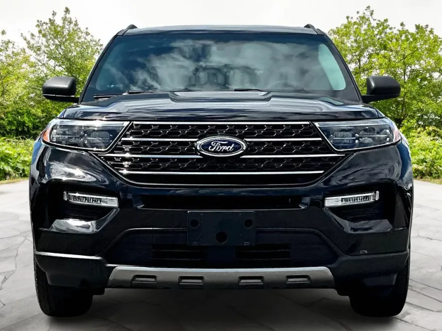 2022 Ford Explorer XLT photo 1