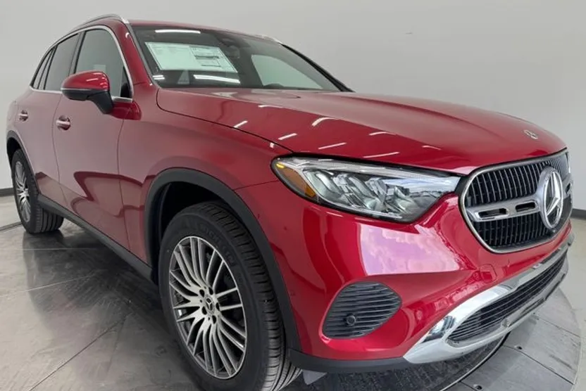 2025 Mercedes Benz GLC 300 photo 1