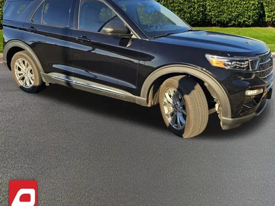 2024 Ford Explorer XLT photo 1
