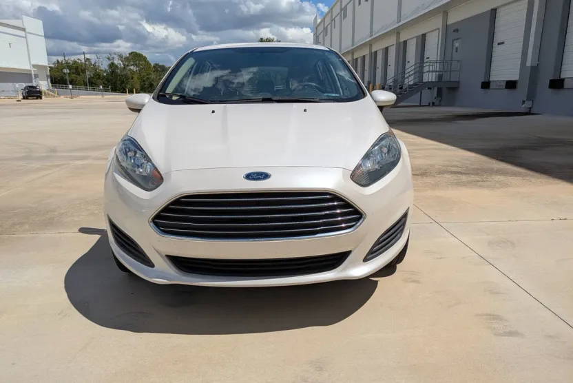 2018 Ford Fiesta SE photo 1