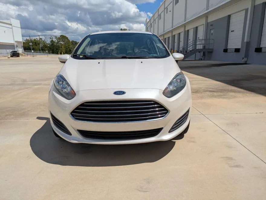 2018 Ford Fiesta SE photo 1