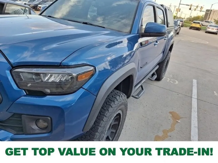 2017 Toyota Tacoma TRD photo 1