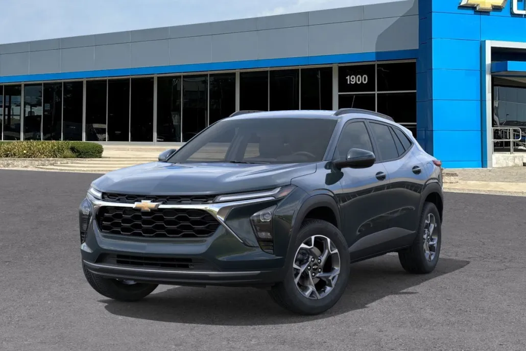 2025 Chevrolet Trax LT photo 1