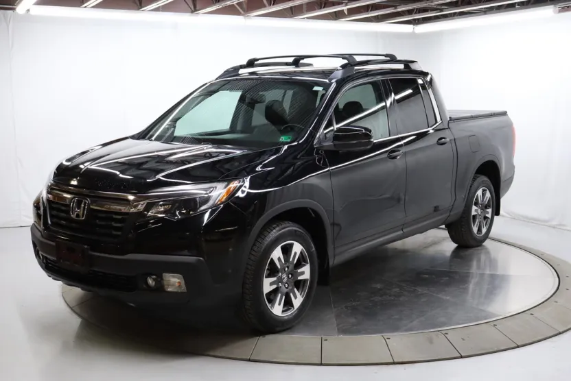 2017 Honda Ridgeline RTL-T photo 1