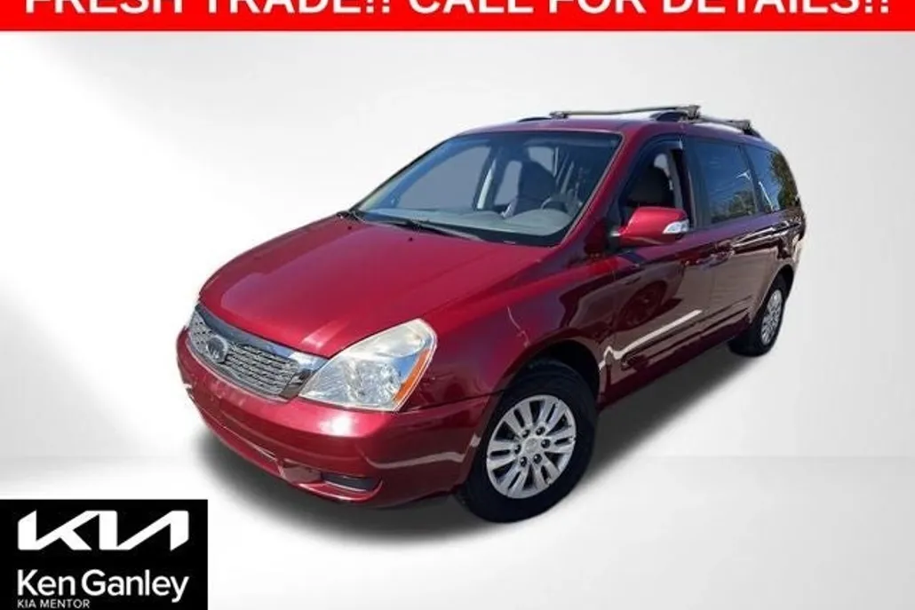 2012 Kia Sedona LX photo 1