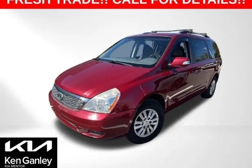2012 Kia Sedona LX photo 1