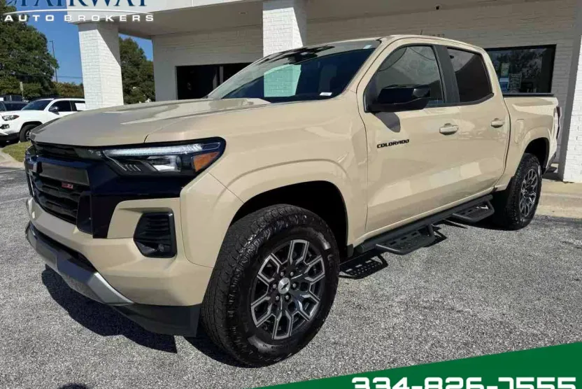 2023 Chevrolet Colorado Z71 photo 1