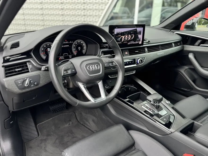 2023 Audi A4 S line Premium Plus 45 TFSI Quattro photo 1