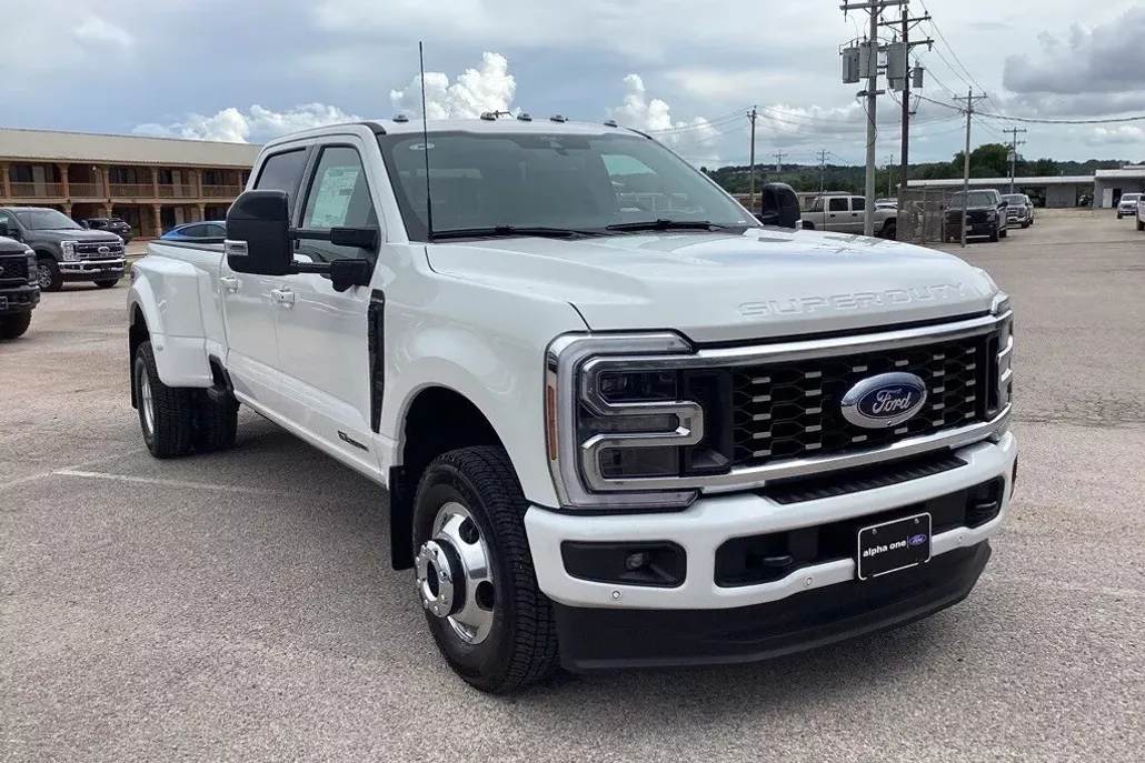2025 Ford F-350 photo 1