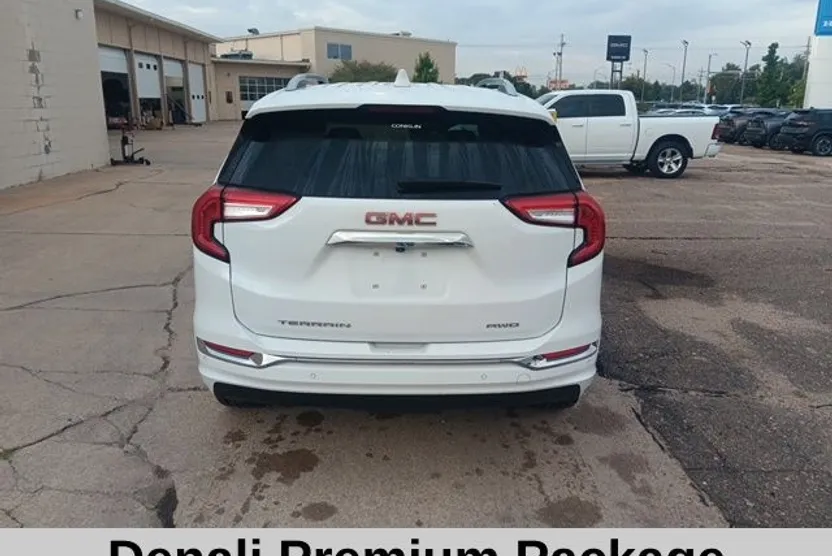 2022 Gmc Terrain Denali photo 1