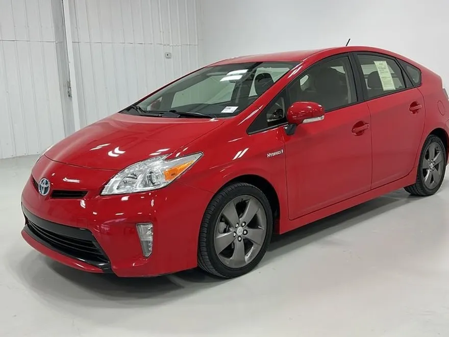 2015 Toyota Prius Four photo 1
