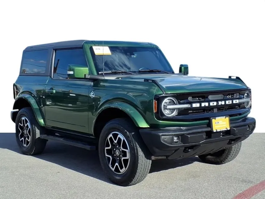 2023 Ford Bronco Outer Banks photo 1