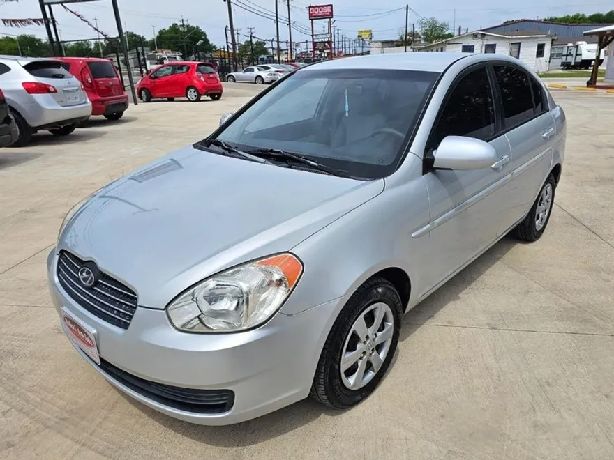 2009 Hyundai Accent GLS photo 1