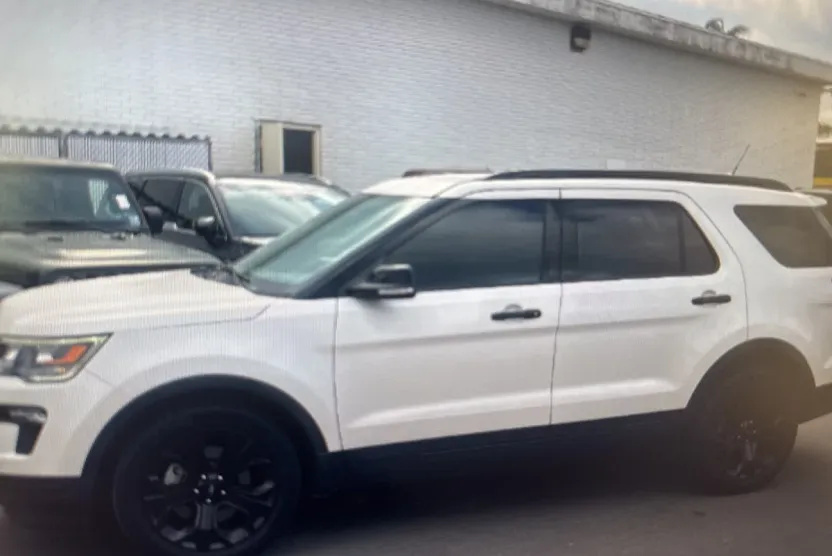 2019 Ford Explorer Sport photo 1
