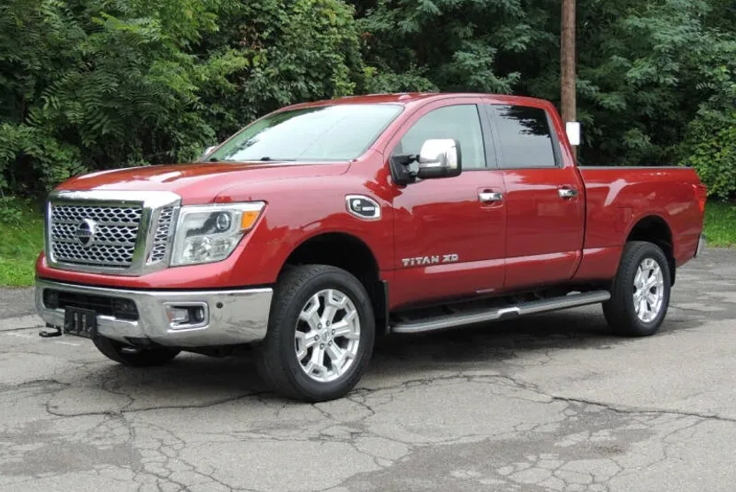 2016 Nissan Titan SL photo 1