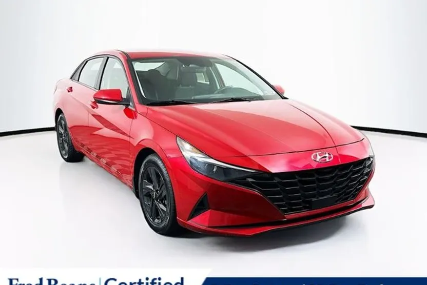 2022 Hyundai Elantra SEL Convenience photo 1