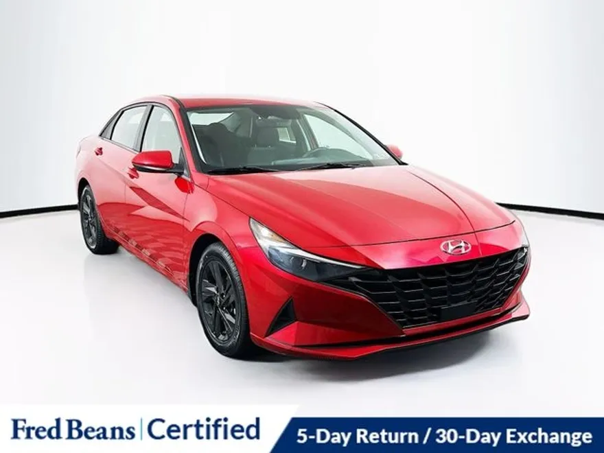2022 Hyundai Elantra SEL Convenience photo 1