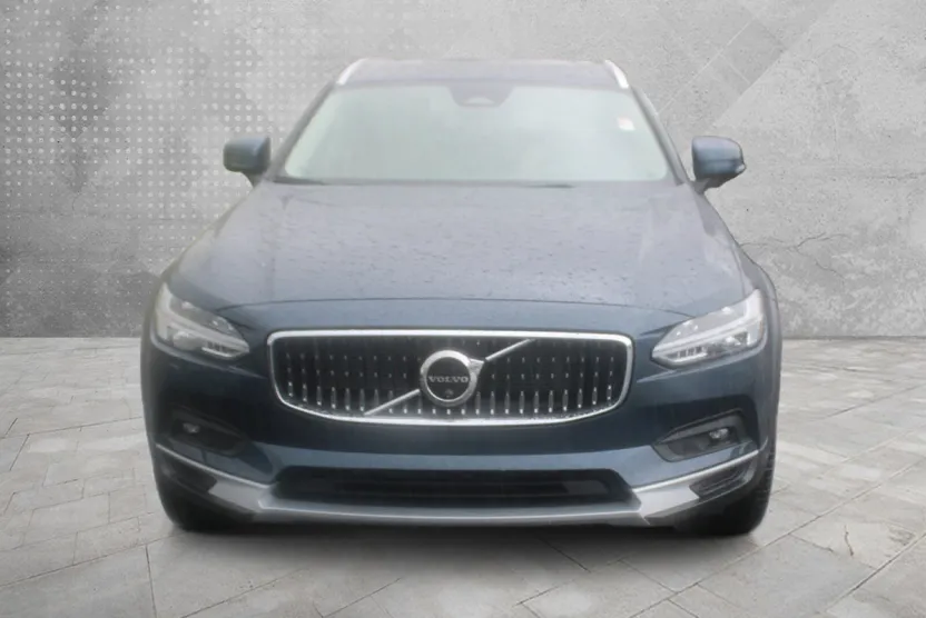 2025 Volvo V90 Cross Country B6 Plus photo 1