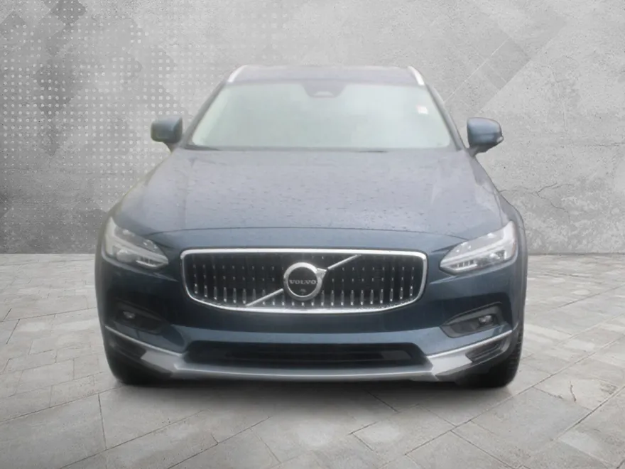 2025 Volvo V90 Cross Country B6 Plus photo 1