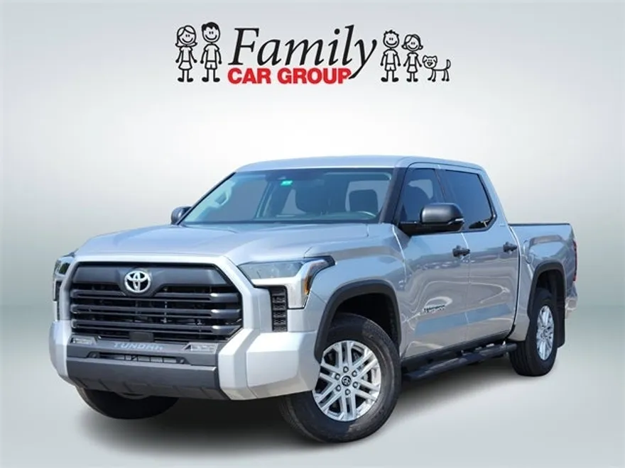 2024 Toyota Tundra SR5 photo 1