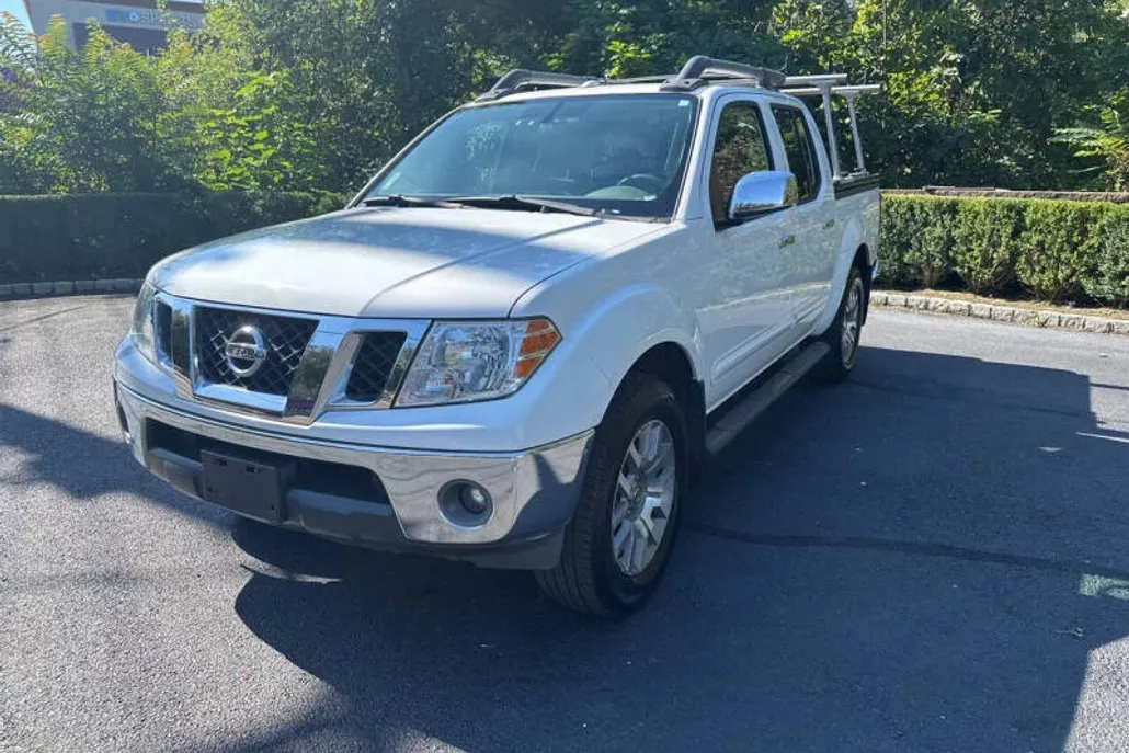 2012 Nissan Frontier SL photo 1