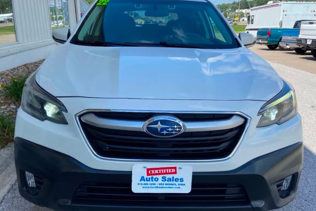 2022 Subaru Outback Premium photo 1