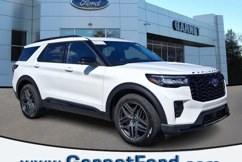 2025 Ford Explorer ST photo 1