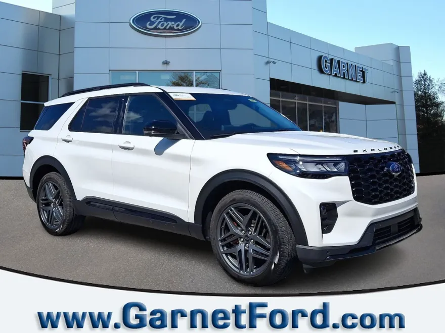 2025 Ford Explorer ST photo 1