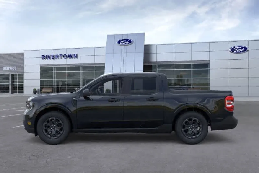 2025 Ford Maverick XLT photo 1