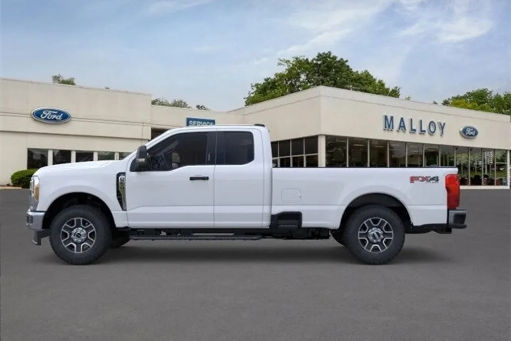 2025 Ford F-250 XLT photo 1
