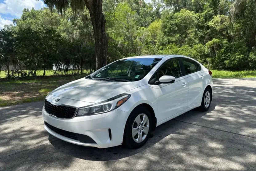 2018 Kia Forte LX photo 1