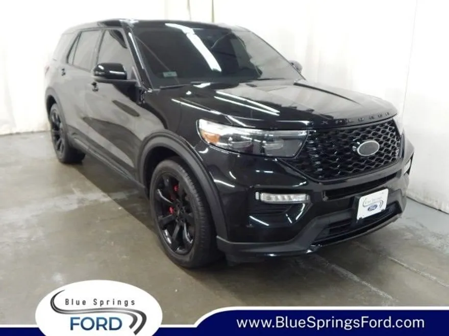 2022 Ford Explorer ST photo 1