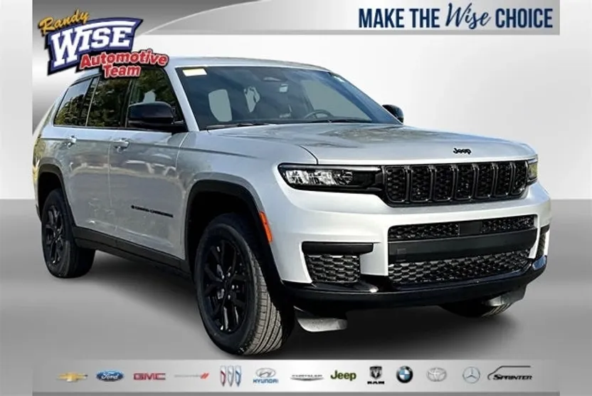 2025 Jeep Grand Cherokee Altitude photo 1