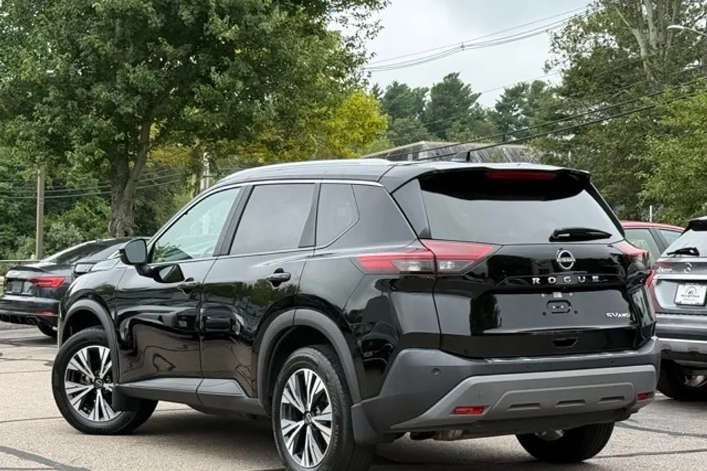 2023 Nissan Rogue SV photo 1