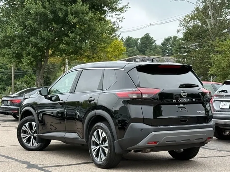 2023 Nissan Rogue SV photo 1