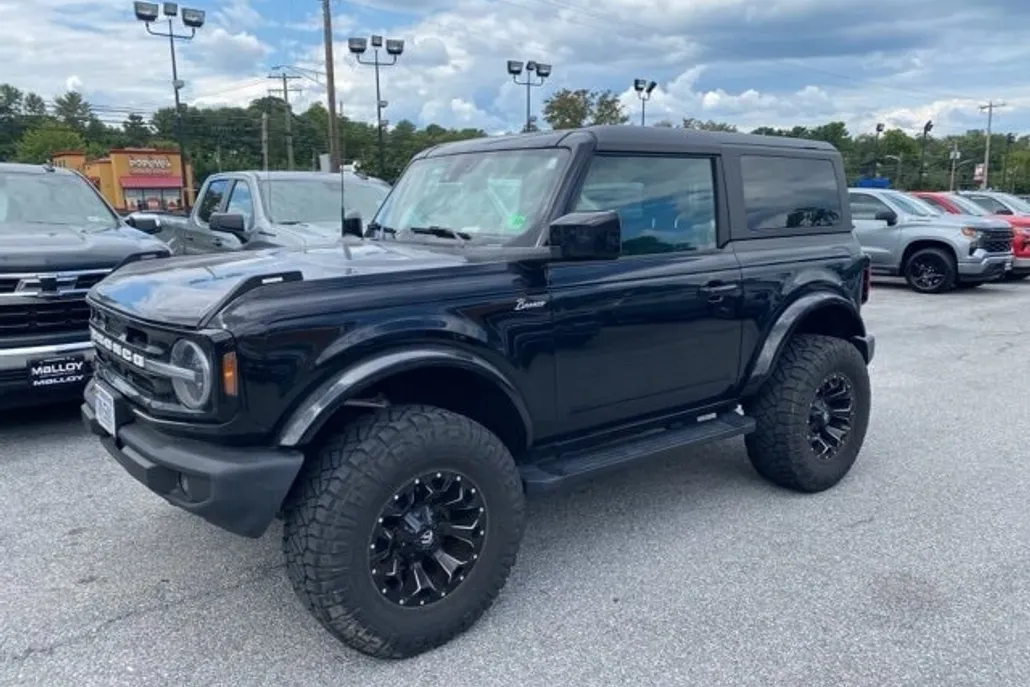 2022 Ford Bronco Base photo 1