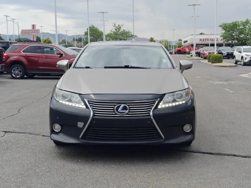 2015 Lexus ES 300h photo 1