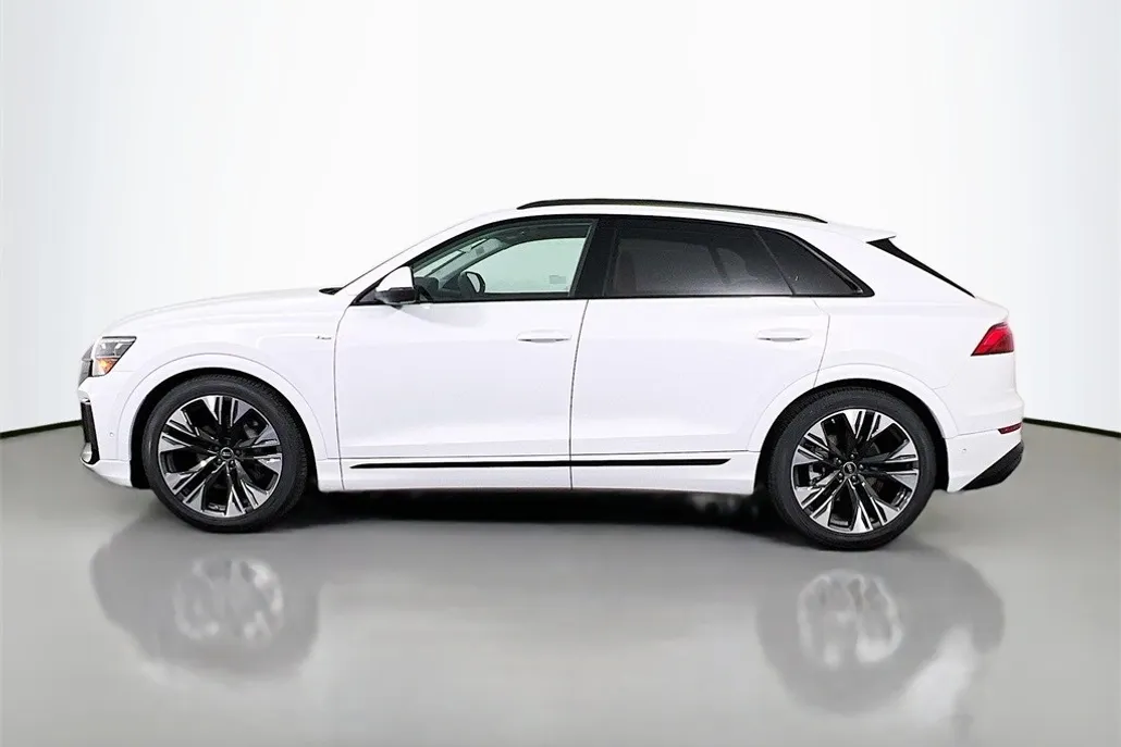 2025 Audi Q8 55 Premium Plus photo 1