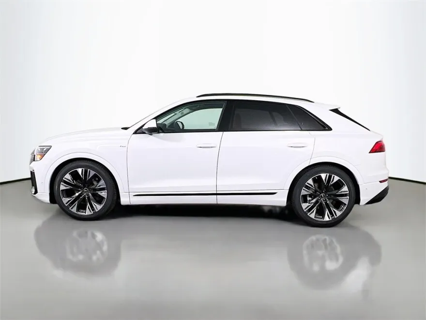 2025 Audi Q8 55 Premium Plus photo 1