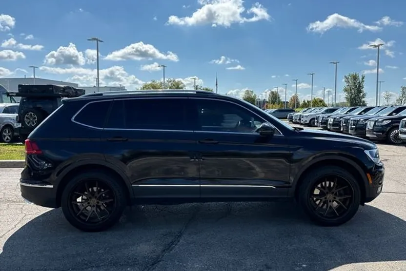 2020 Volkswagen Tiguan SEL photo 1